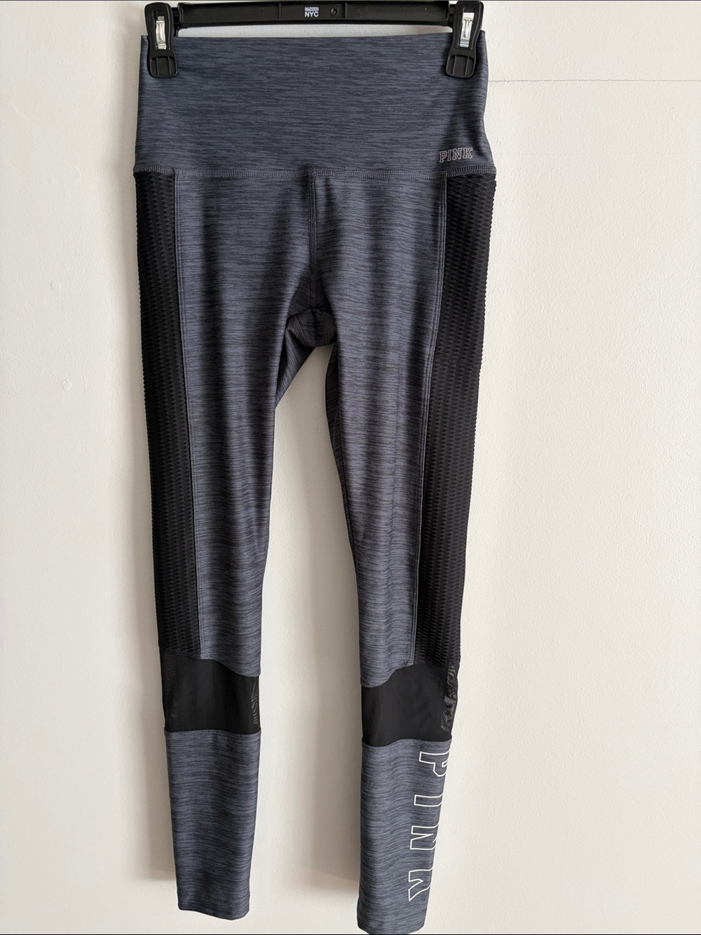 PINK Victoria's Secret Gray & Black womans ' Performance Leggings/athletic. Smal